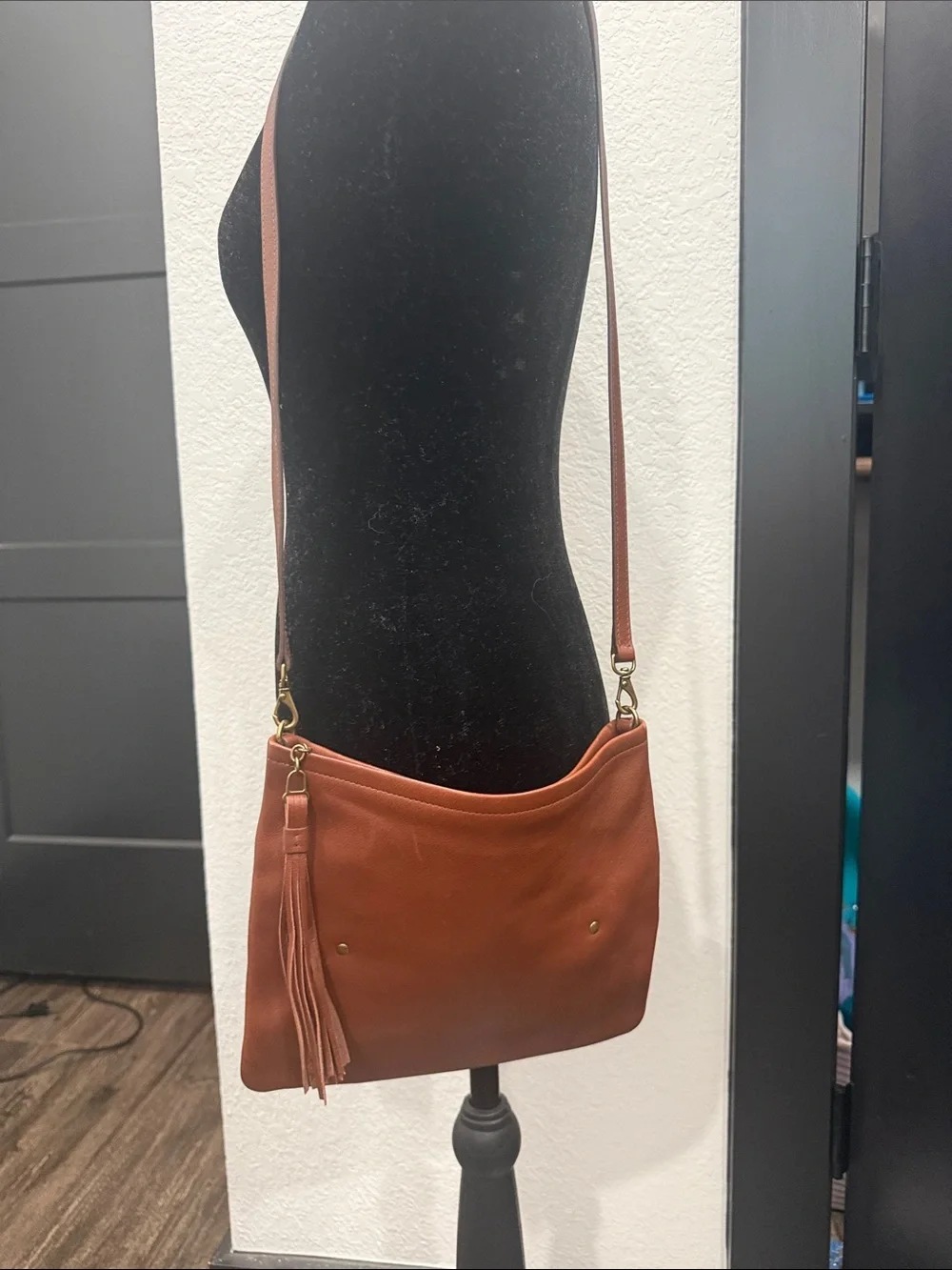 Tecovas Leather Classic Tassel Crossbody Bag in Brown